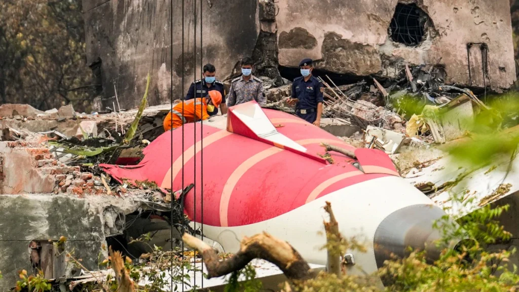 Plane Crash: रूपाणी समेत 47 शव सौंपे गए, कितनों की हुई पहचान?
