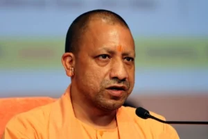 सीएम योगी ने 2 IAS ऑफिसर्स से छीन लिया काम