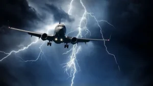 DGCA के नए दिशानिर्देश : खराब मौसम में उड़ान अब और भी सुरक्षित
