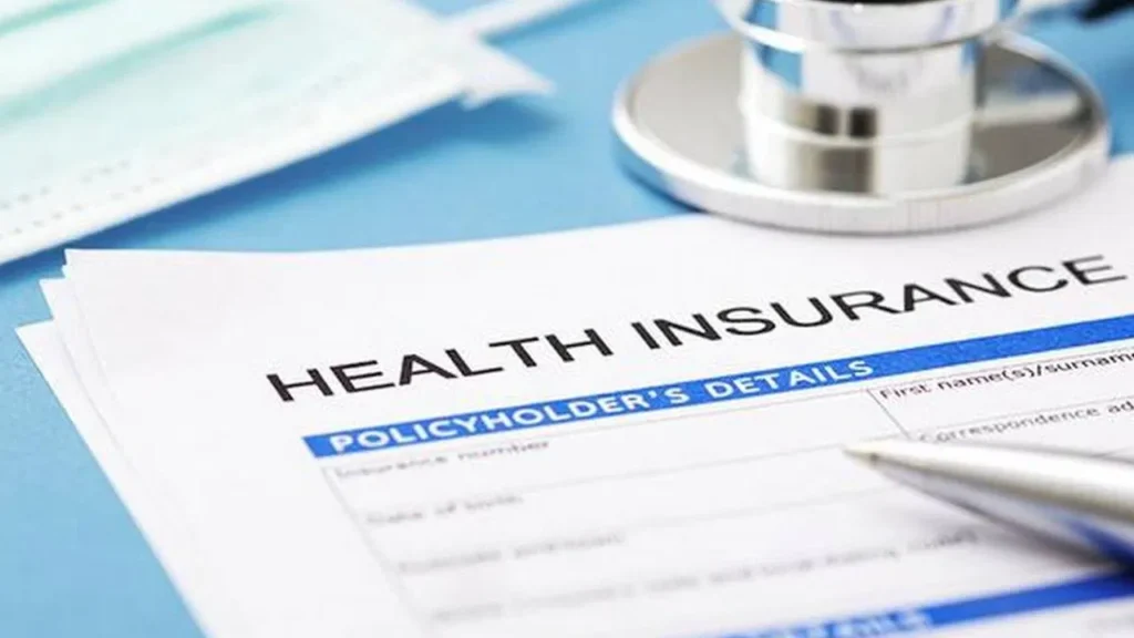 Health Insurance लेते वक्त ध्यान दें ये बातें, घटेगा प्रीमियम