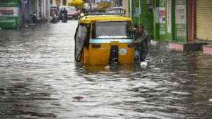 IMD : Gujarat and Maharashtra में भारी बारिश का रेड अलर्ट जारी