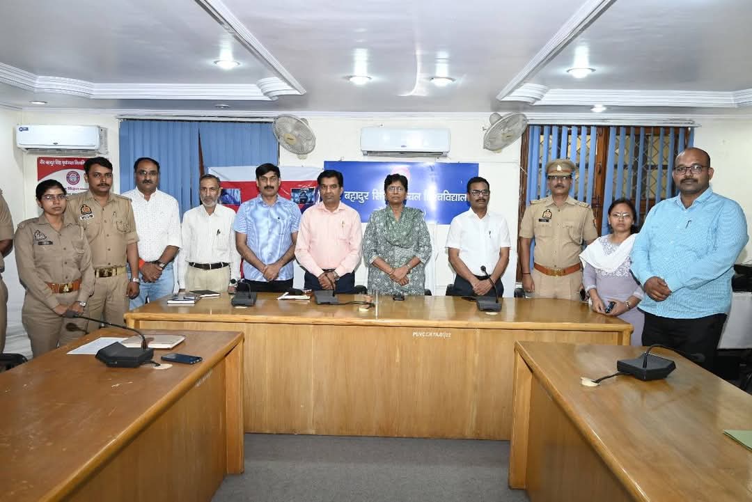 साइबर अपराध से बचने के लिए तकनीकी ज्ञान और जागरूकता जरुरी : कुलपति