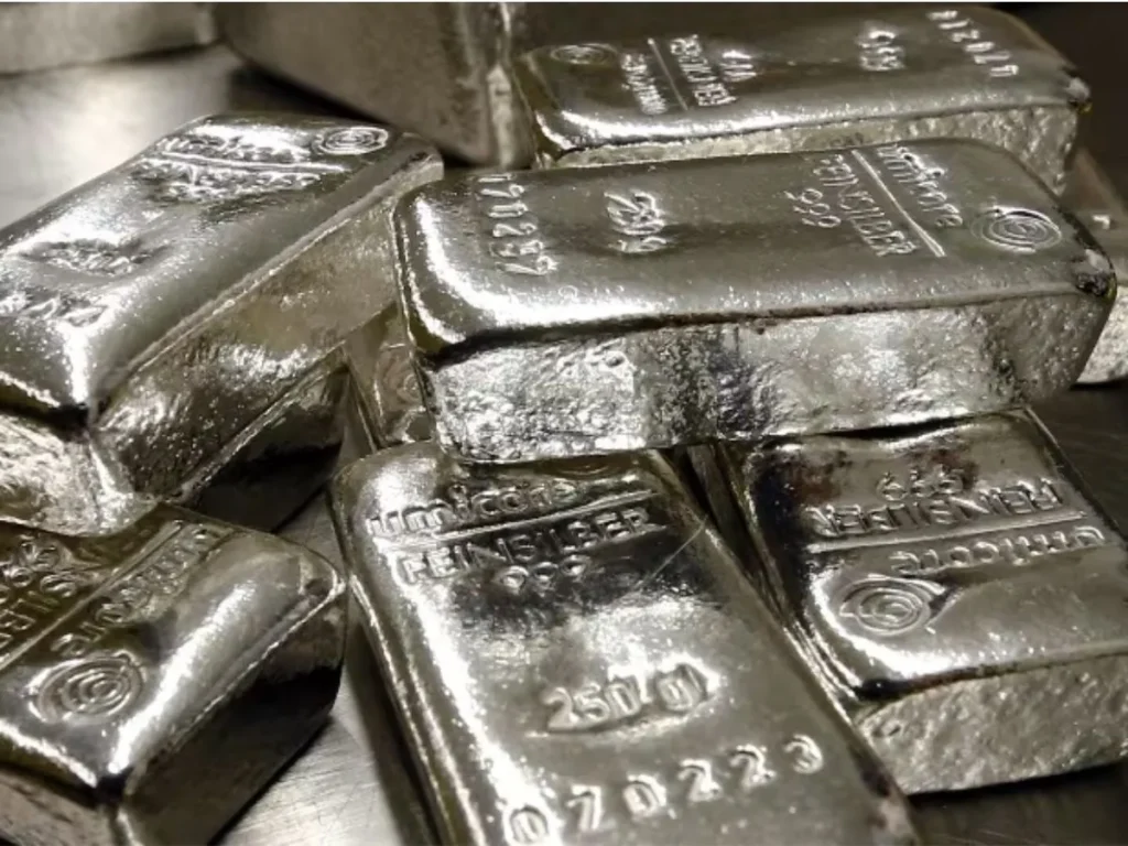 Silver rate today: भारत में चांदी ₹1.07 लाख/किलो