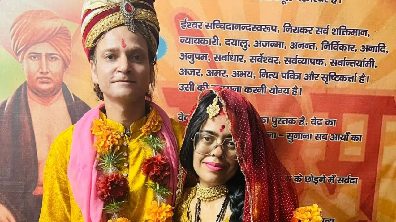 सोशल मीडिया से हुआ प्यार, फिर शादी…