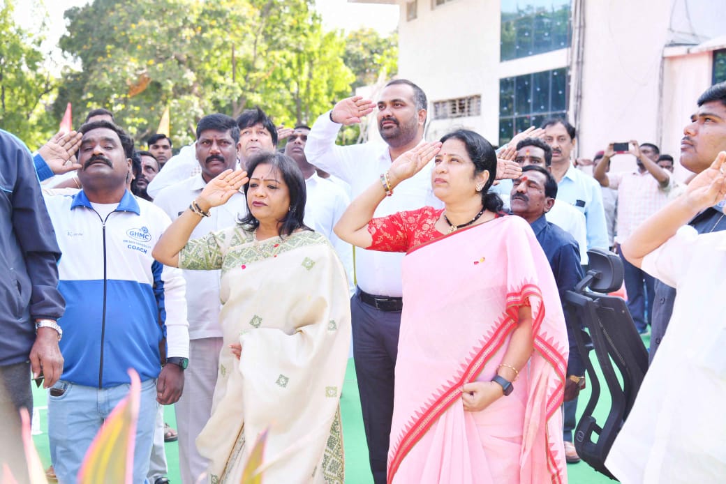 तेलंगाना स्थापना दिवस के अवसर पर महापौर ने राष्ट्रीय ध्वज फहराया