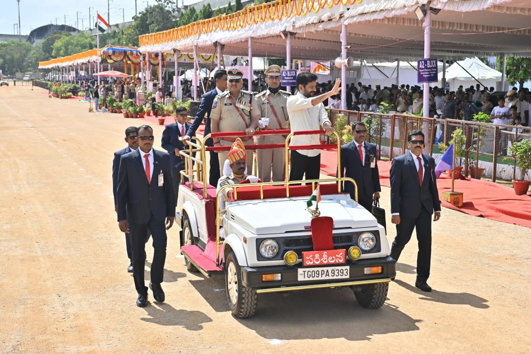 सरकार तेलंगाना के पुनर्निर्माण के लिए काम कर रही है : रेवंत रेड्डी