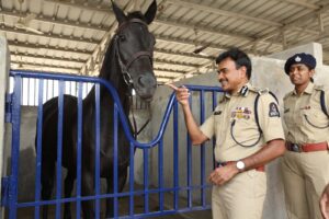 Hyderabad : पुलिस आयुक्त सी.वी. आनंद ने साइट पर चल रहे निर्माण कार्यों का निरीक्षण किया