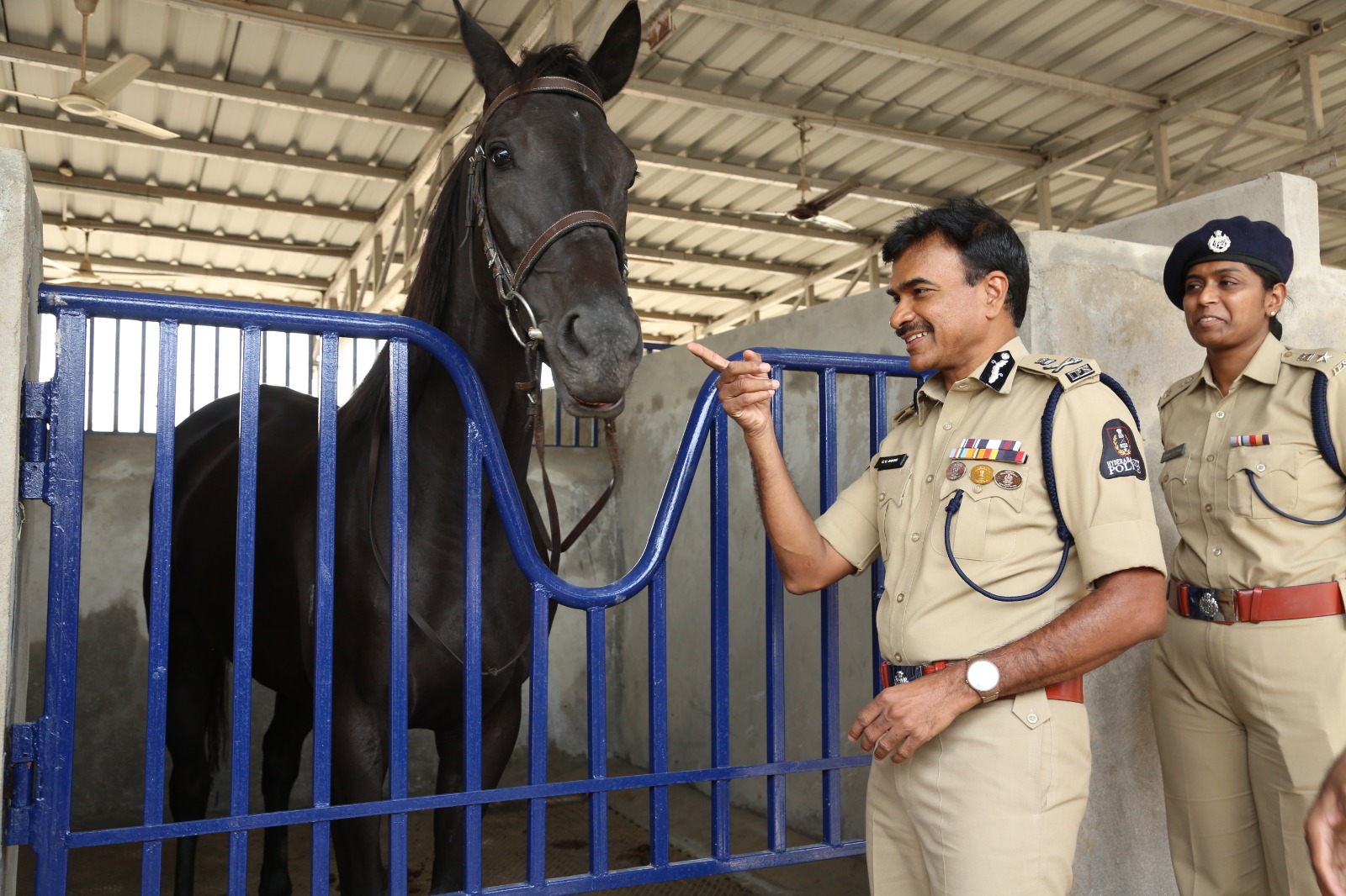 पुलिस आयुक्त सी.वी. आनंद ने साइट पर चल रहे निर्माण कार्यों का निरीक्षण किया