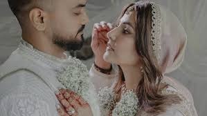 रॉकी जायसवाल संग हिना खान ने रचाई शादी, देखें खूबसूरत तस्वीरें