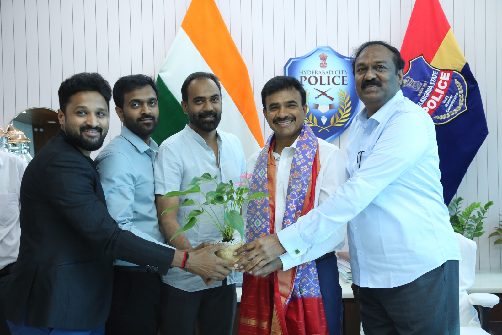 एचसीएससी के पदाधिकारियों ने सीपी से की मुलाकात