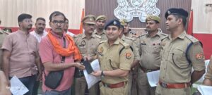 UP News : 38 पीड़ितों को साइबर थाने की पुलिस ने वापस दिलवाया 20 लाख