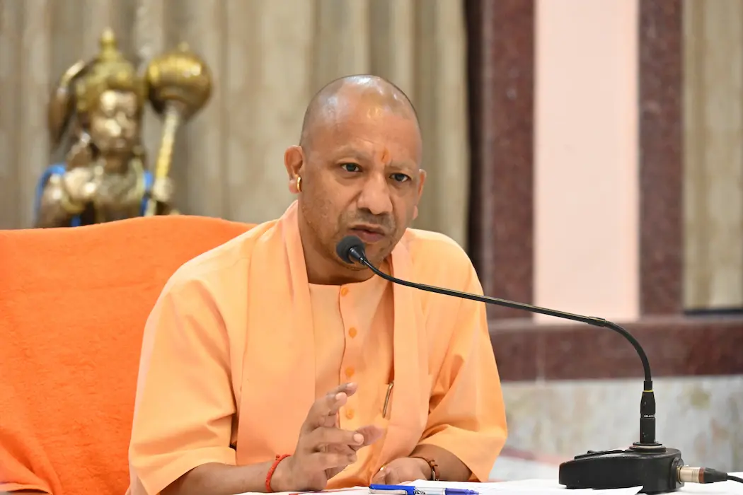 किसी भी विद्यार्थी की आर्थिक स्थिति पढ़ाई में बाधा न बने : मुख्यमंत्री