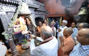 केंद्रीय गृह मंत्री व मुख्यमंत्री ने किया काशी कोतवाल का दर्शन