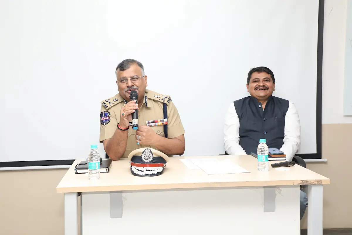 डीजीपी ने देश में अपना शीर्ष स्थान बनाए रखने के लिए एसएचओ को दिया मंत्र