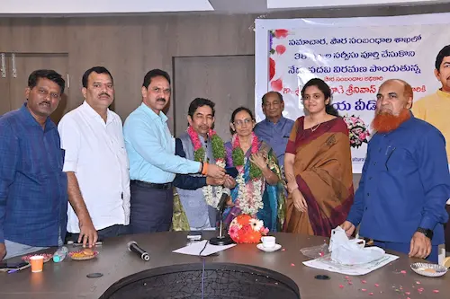 Hyderabad: सूचना विभाग के अधिकारी सरकार और लोगों के बीच सेतु : सी एच प्रियंका