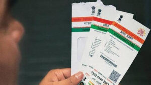 Fake Aadhaar : नकली आधार से ट्रेन में यात्रा करने वालों पर होगी कार्रवाई