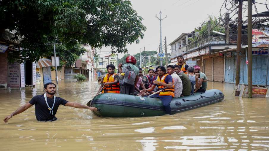UP में मानसून का ऑरेंज अलर्ट, नॉर्थ-ईस्ट में बाढ़ का कहर..