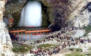 National : बूटा मलिक नाम के मुसलमान ने खोजी थी पवित्र अमरनाथ गुफा
