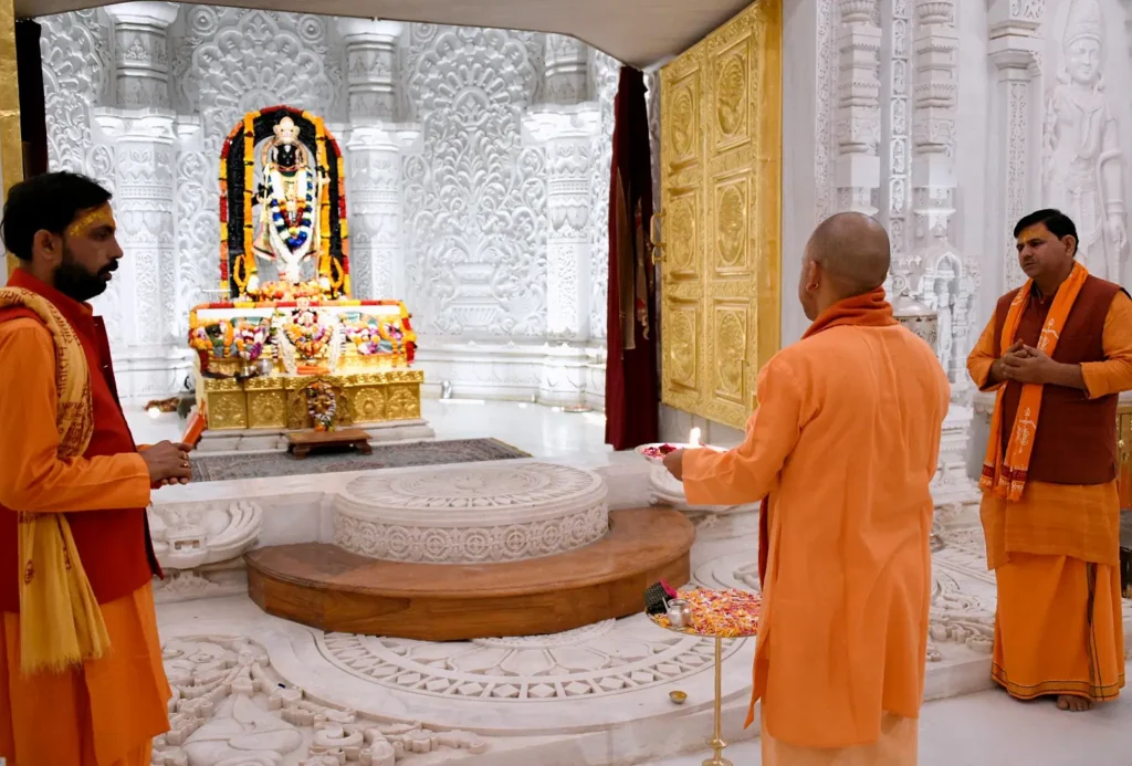 Raja Ram: अयोध्या में राम दरबार की प्राण प्रतिष्ठा संपन्न