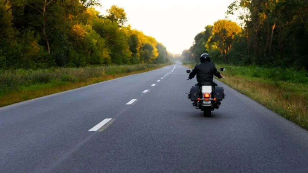 Bike Mileage बढ़ाना चाहते हैं? इन टिप्स से मिलेगा बेहतर रिजल्ट