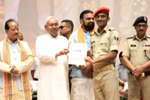 CM Nitish ने रचा इतिहास, 21392 सिपाहियों को एकसाथ सौंपा नियुक्ति पत्र