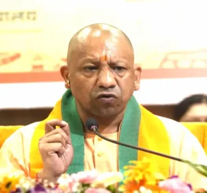 CM योगी का एक्शन मोड, 127 PCS अधिकारियों को दी गई नई जिम्मेदारी