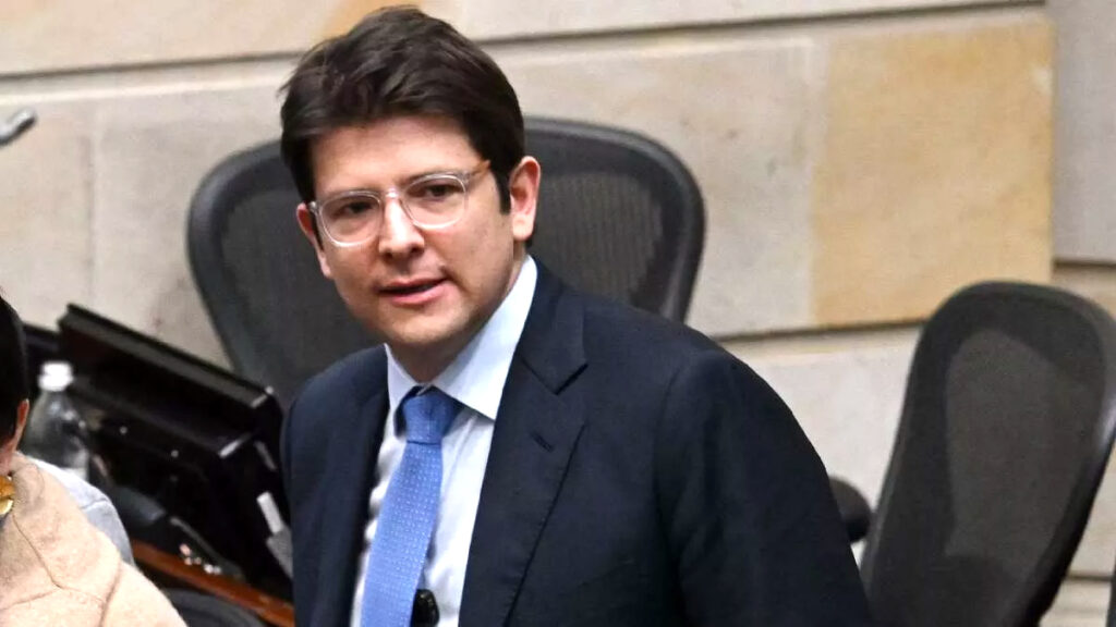 Columbia : राष्ट्रपति उम्मीदवार मिगुएल उरीबे टर्बे पर जानलेवा हमला