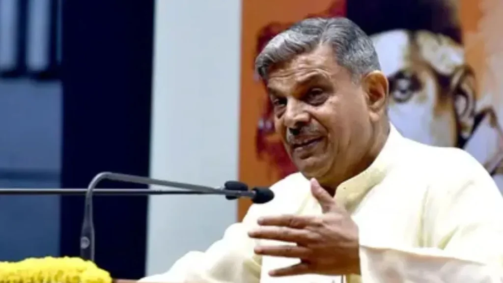 Constitution words पर उठी आपत्ति, RSS नेता ने दी दलील