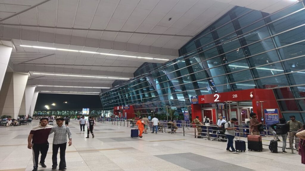 Delhi Airport Flight Cancellations से यात्री होंगे परेशान