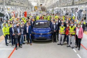 Volkswagen Germany: फॉक्सवैगन में 2030 तक 35,000 नौकरियां जाएंगी