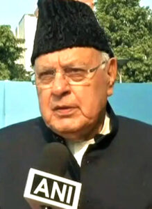J&k : वंदे भारत में सफर के बाद भावुक हुए फारूक, बोले- “मैं बहुत खुश हूं”