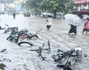 Weather : सूरत में 19 इंच से ज्यादा बारिश, शहर बाढ़ की चपेट में