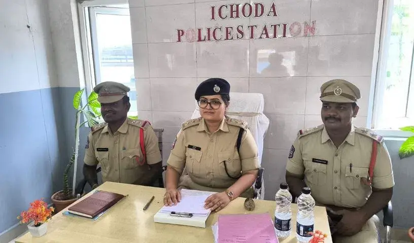 Crime : जाली दस्तावेज बनाने के आरोप में आदिलाबाद में तीन गिरफ्तार