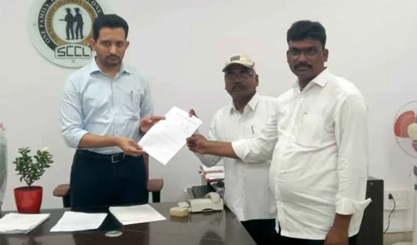 SCCW ने सिंगरेनी ठेका श्रमिकों की समस्याओं को लेकर दी हड़ताल की नोटिस