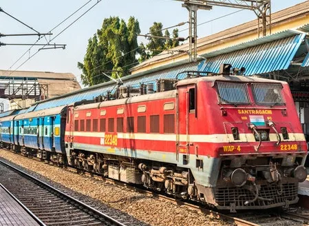 Amravati : विशाखा एक्सप्रेस में डकैती की कोशिश, रेलवे पुलिस ने किया नाकाम