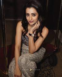 Trisha Krishnan ने Sheena Trehan के आउटफिट में दिखाया स्टाइल का नया अंदाज