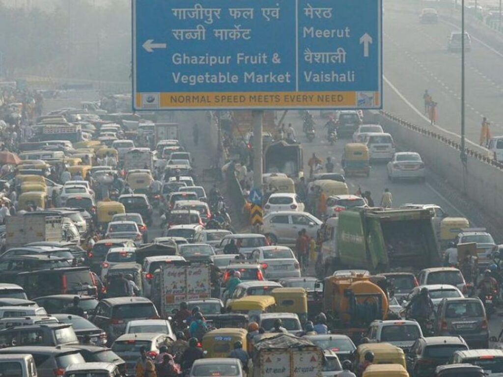 Fuel Ban: 1 जुलाई से दिल्ली में पुराने वाहन नहीं भरवा सकेंगे पेट्रोल-डीजल
