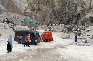 International : खदान ढहने से 19 लोगों की मौत, 12 से अधिक लापता