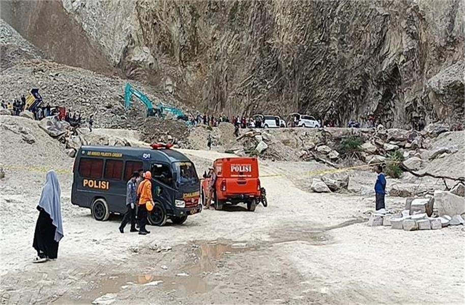 International : खदान ढहने से 19 लोगों की मौत, 12 से अधिक लापता