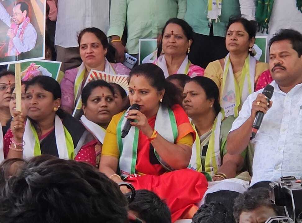 KCR को आयोग की नोटिस , उन्हें बदनाम करने की साजिश है – MLC कविता