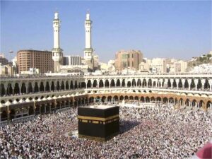 International: लाखों मुसलमानों के मक्का में प्रवेश पर रोक