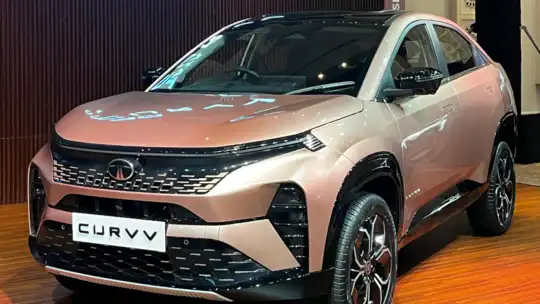 Tata Curvv का इंजन और पावर: कैसा है यह SUV Coupe ड्राइविंग में?