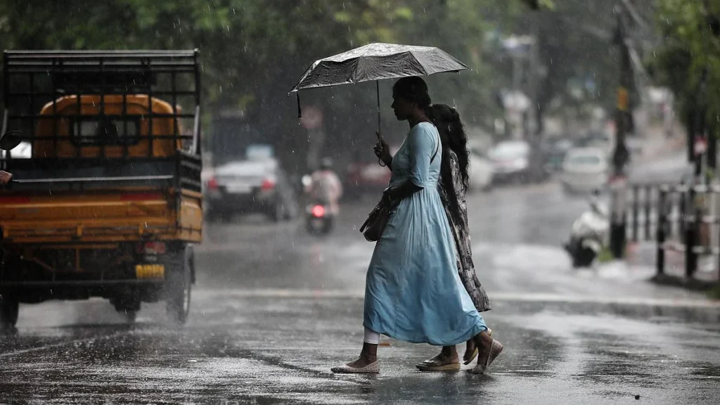 Monsoon Alert: झारखंड में भारी बारिश, 5 जिलों में रेड अलर्ट