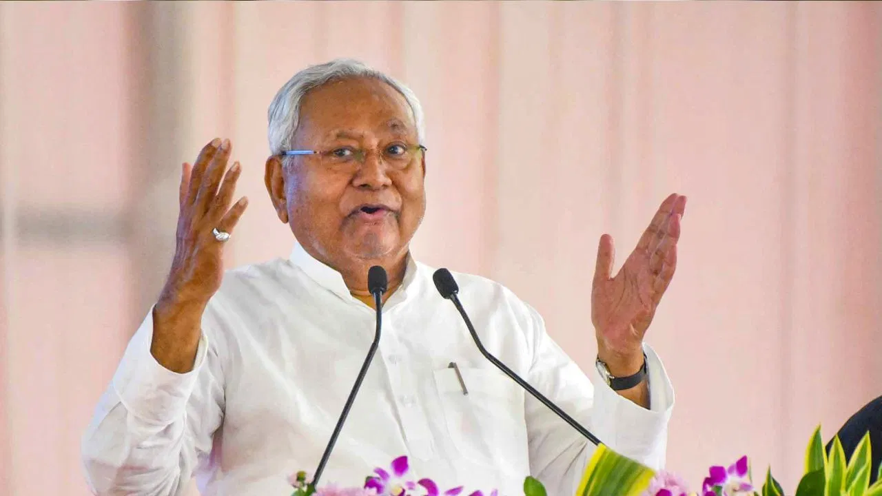 Nitish Govt Scheme: अब 20 रुपये में मिलेगा खाना, हर पंचायत में बनेगा विवाह भवन