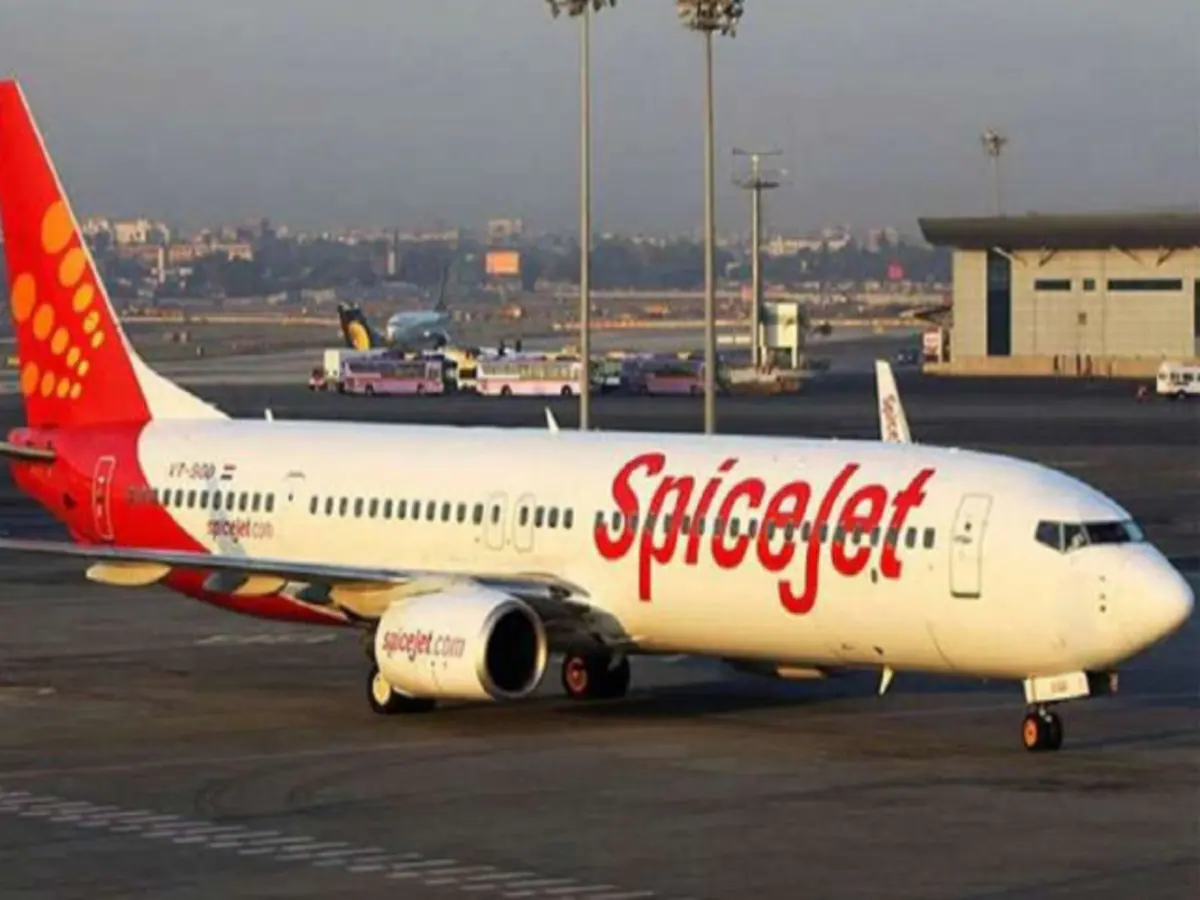 SpiceJet विमान में आई तकनीकी खराबी, पायलट ने कराई इमरजेंसी लैंडिंग