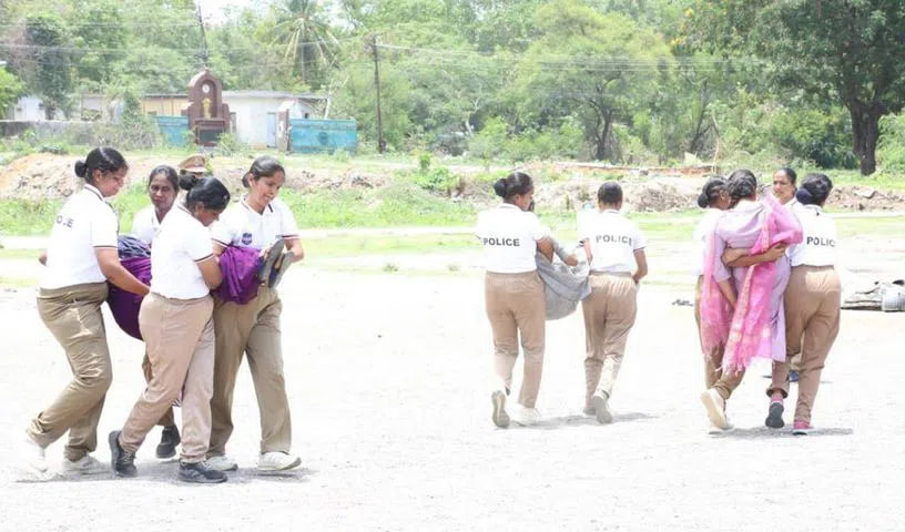महिलाओं को गिरफ्तार करने के लिए 35 महिला कांस्टेबलों की टीम गठित