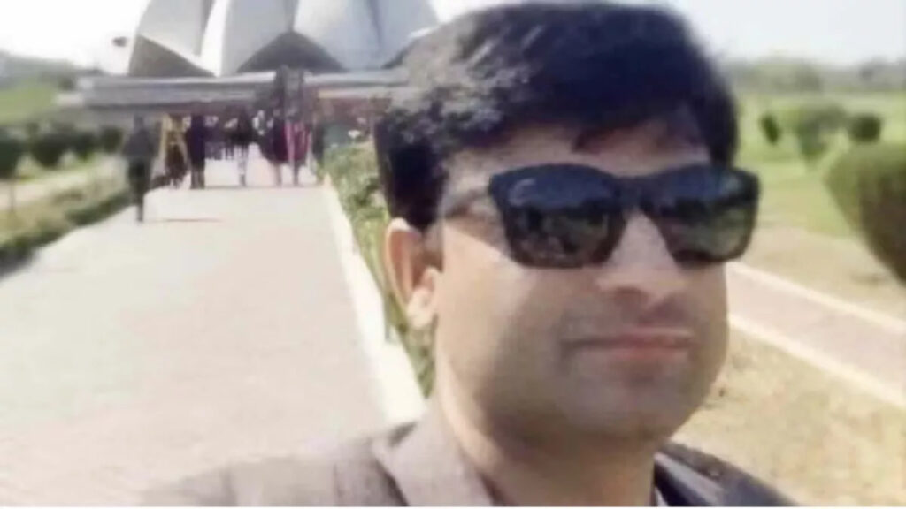 UP News : आईआरएस अफसर के हमले में बड़ा एक्शन, एक को किया गया सस्पेंड