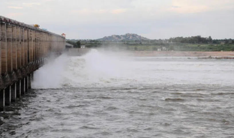शुरुआती मॉनसून से जुराला, श्रीशैलम में बढ़ गई है आमद