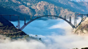 Chenab Bridge : एफिल टॉवर से भी ऊंचा, भूकंप को भी झेलने में सक्षम, विस्फोट भी बेअसर, कश्मीर में दुनिया का सबसे ऊंचाई वाला रेलवे ब्रिज