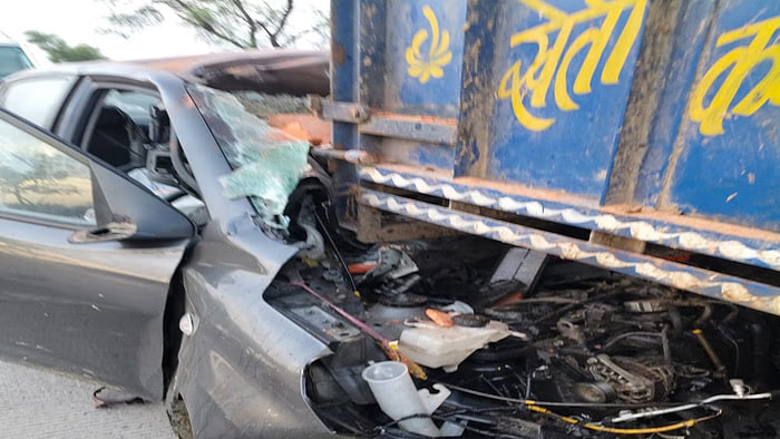 UP : यमुना एक्सप्रेस-वे पर भीषण हादसा, 2 की मौत, 2 घायल